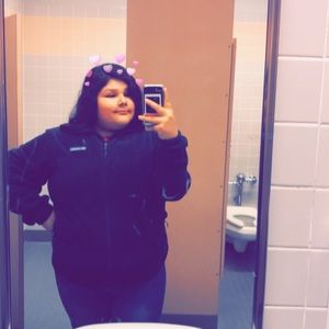 Meet your Posher, Esther